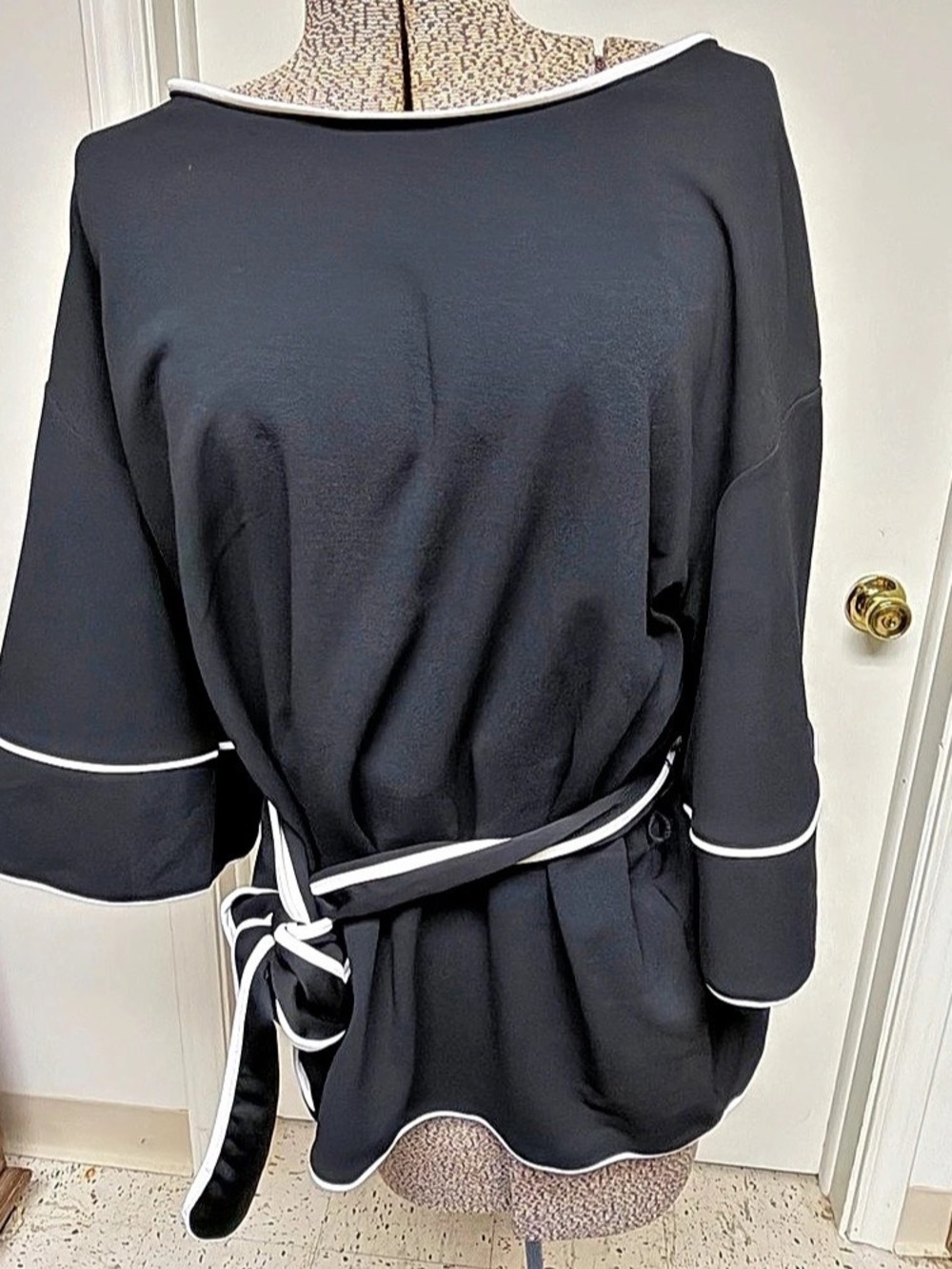 Worthington Black Tunic Top Size 1X Like New